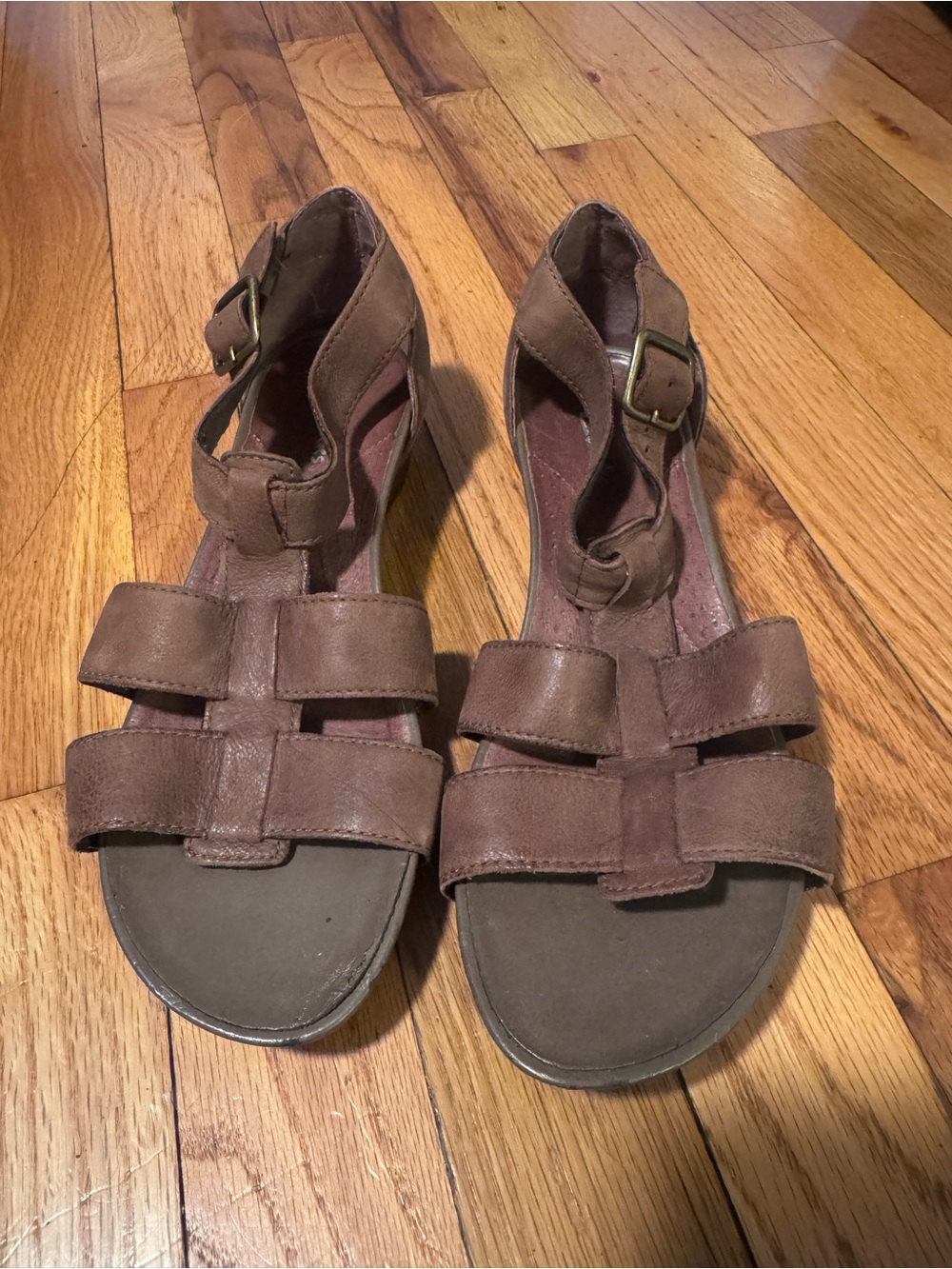 Clark’s Women’s Brown Leather Strappy Sandals